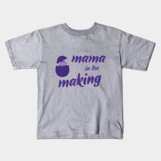 Mama in the making and dino pregnancy announcement Kids T-Shirt